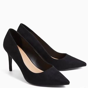 BLACK FAUX SUEDE POINTED TOE PUMP (WW)